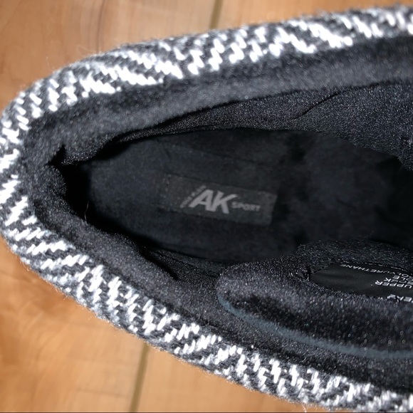 Anne Klein Women’s Willpower Cold-Weather Boots - Picture 6 of 7